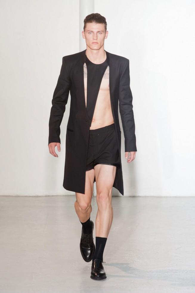 desfile-mugler-paris-men-verao2013-104