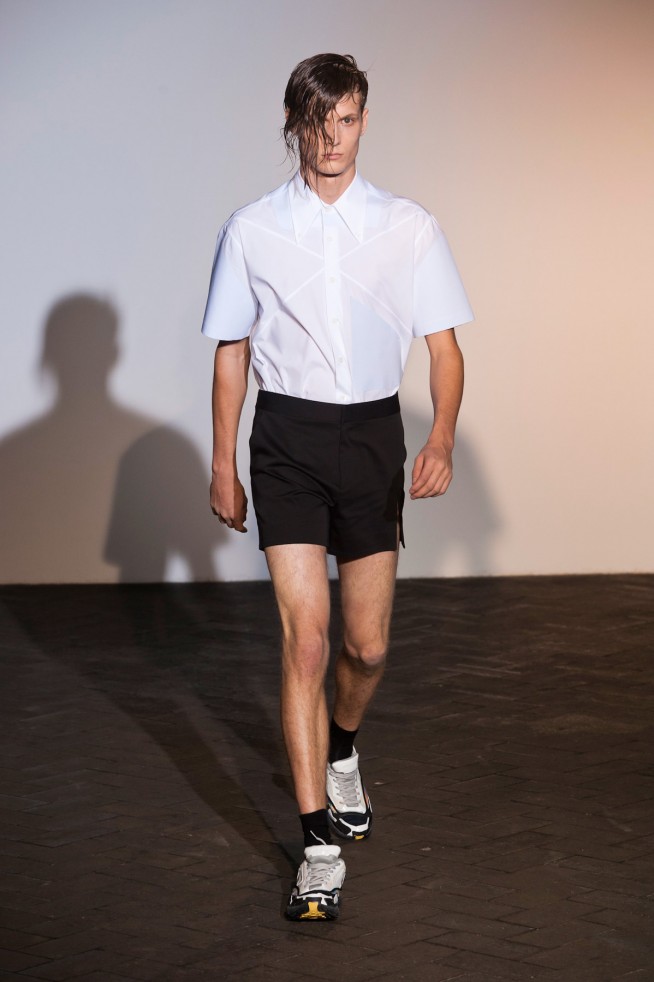 desfile-raf-simons-paris-men-verao2013-109