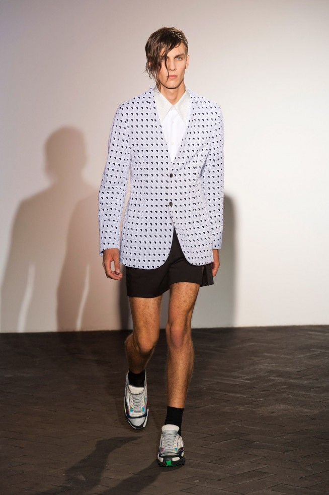 desfile-raf-simons-paris-men-verao2013-113