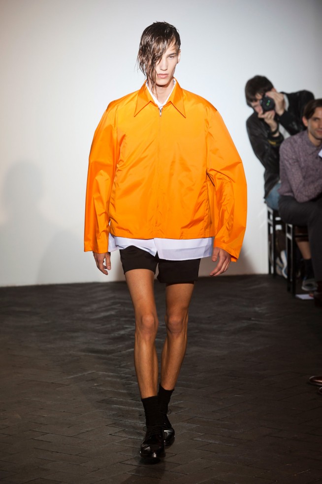 desfile-raf-simons-paris-men-verao2013-120