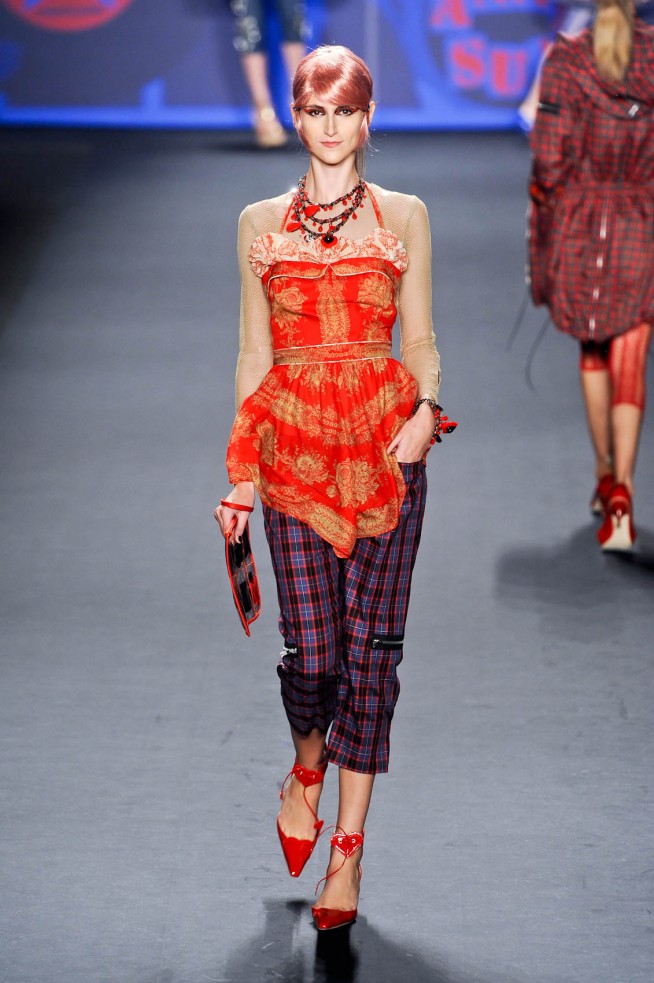 desfile-anna-sui-nova-york-verao2013-135