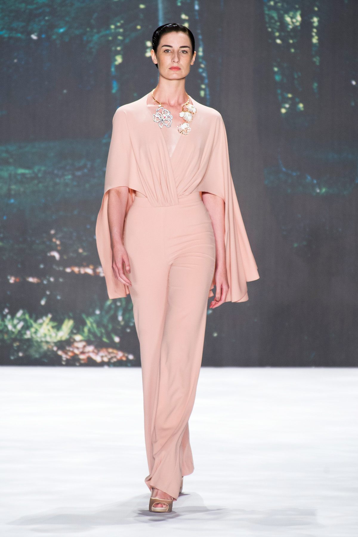 desfile-badgley-mischka-nova-york-verao2013-100