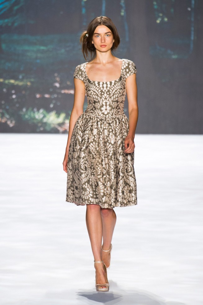 desfile-badgley-mischka-nova-york-verao2013-102