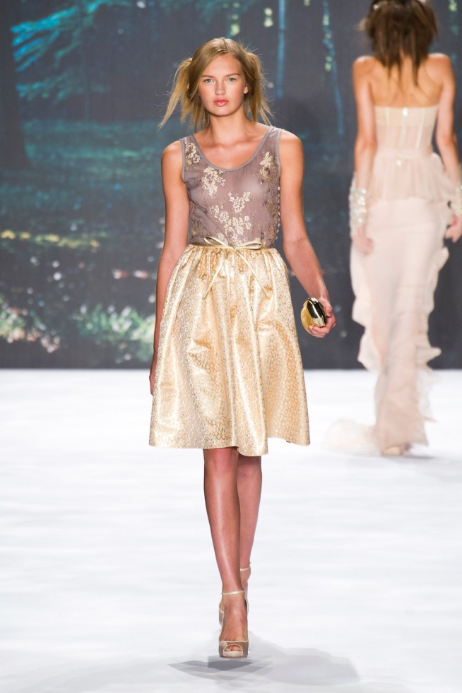 desfile-badgley-mischka-nova-york-verao2013-107