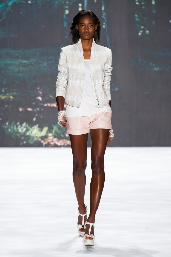 desfile-badgley-mischka-nova-york-verao2013-113