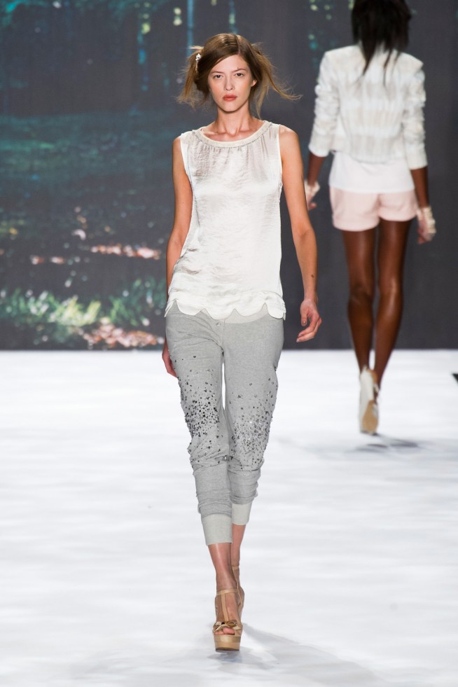 desfile-badgley-mischka-nova-york-verao2013-115