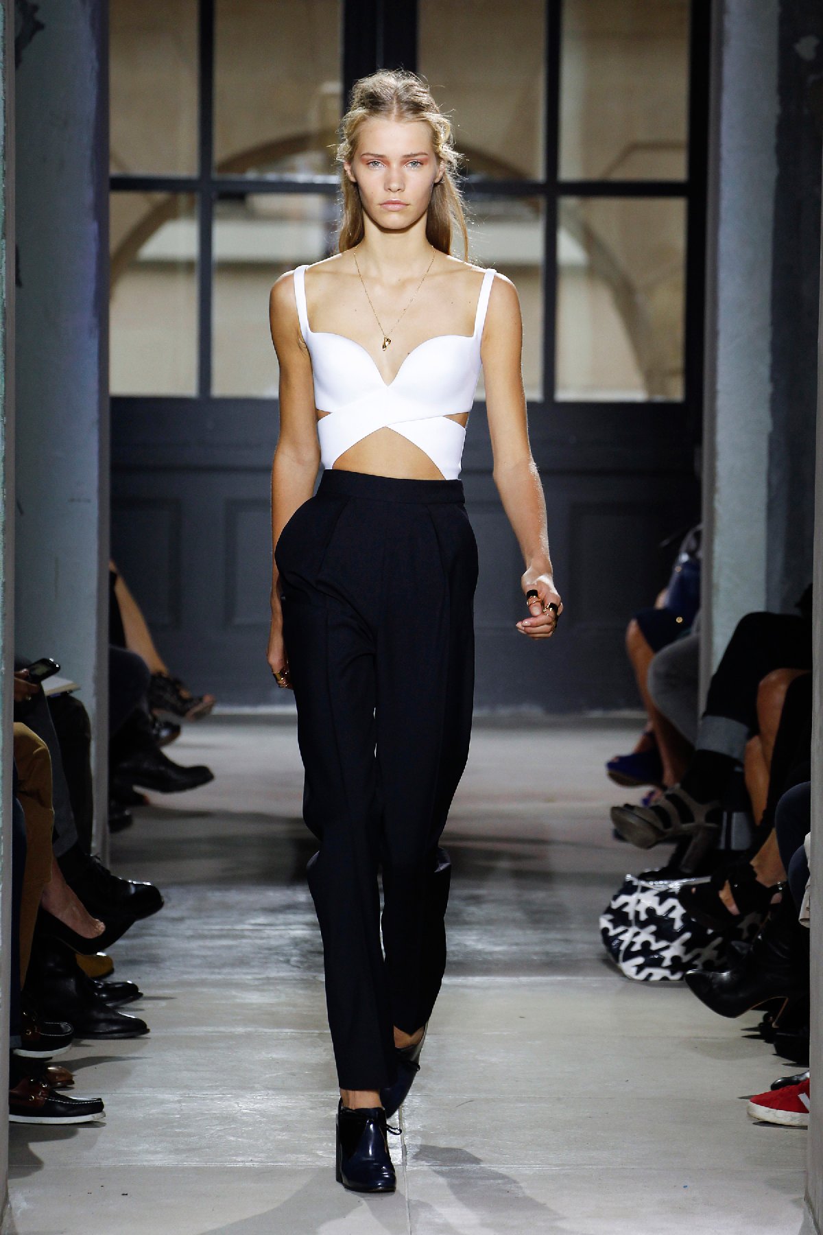 desfile-balenciaga-paris-verao2013-01