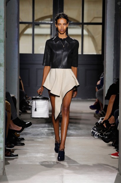 desfile-balenciaga-paris-verao2013-20
