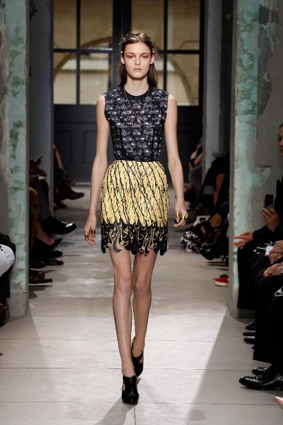 desfile-balenciaga-paris-verao2013-34