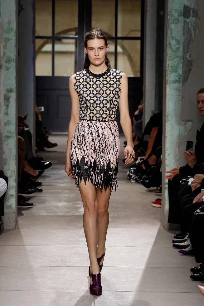 desfile-balenciaga-paris-verao2013-35