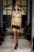 desfile-balenciaga-paris-verao2013-36