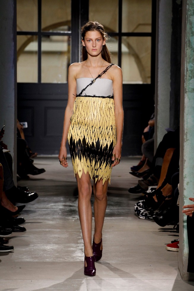 desfile-balenciaga-paris-verao2013-36