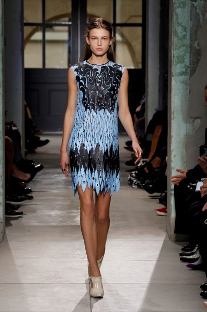 desfile-balenciaga-paris-verao2013-37