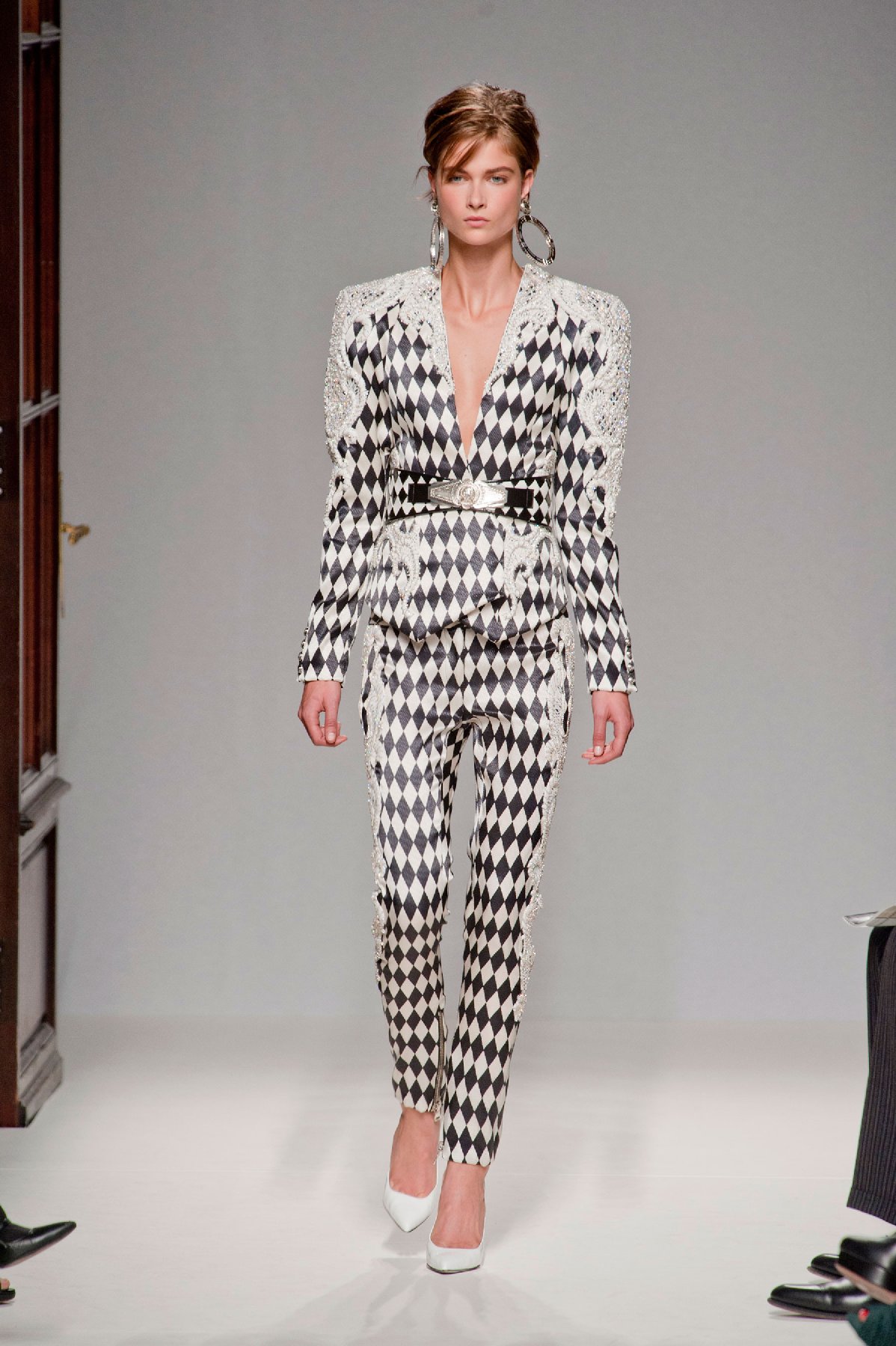 desfile-balmain-paris-verao2013-01