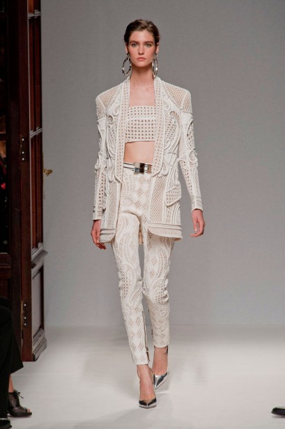 desfile-balmain-paris-verao2013-19