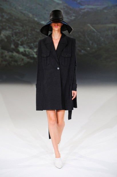 desfile-chalayan-paris-verao2013-01