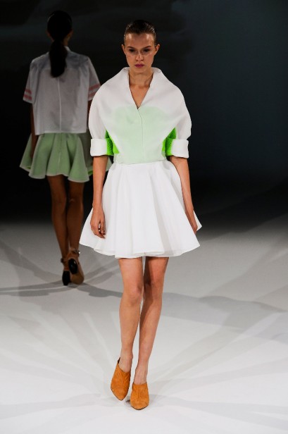 desfile-chalayan-paris-verao2013-10