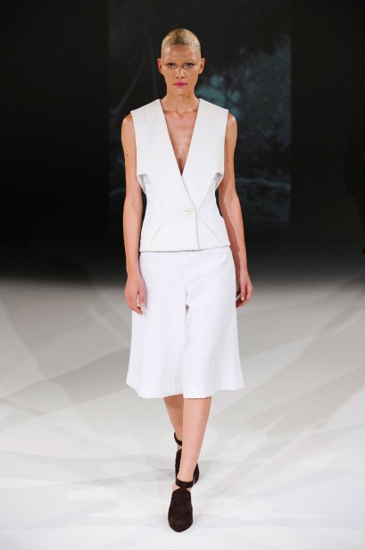 desfile-chalayan-paris-verao2013-22