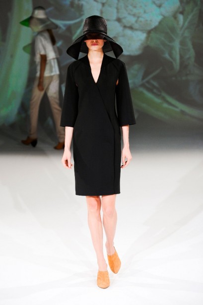 desfile-chalayan-paris-verao2013-34