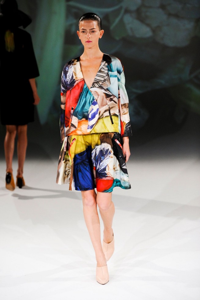 desfile-chalayan-paris-verao2013-35
