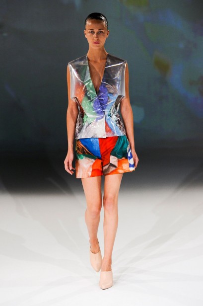 desfile-chalayan-paris-verao2013-37