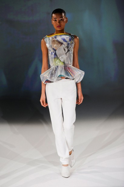 desfile-chalayan-paris-verao2013-38