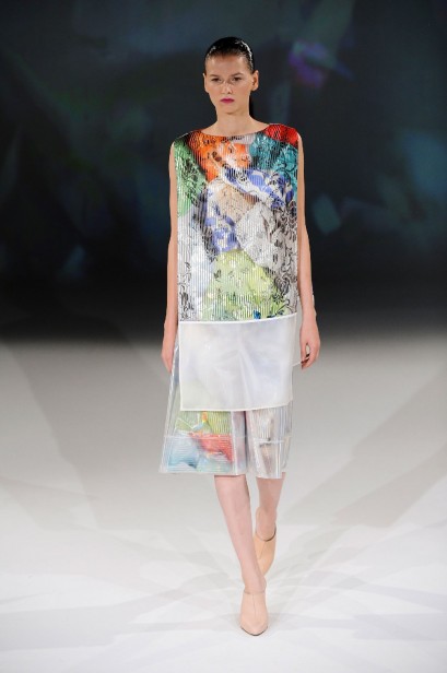 desfile-chalayan-paris-verao2013-39
