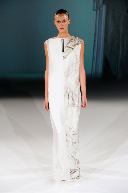 desfile-chalayan-paris-verao2013-43