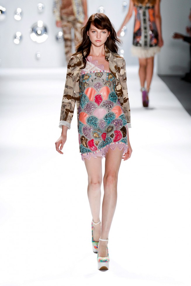 desfile-custo-barcelona-nova-york-verao2013-109