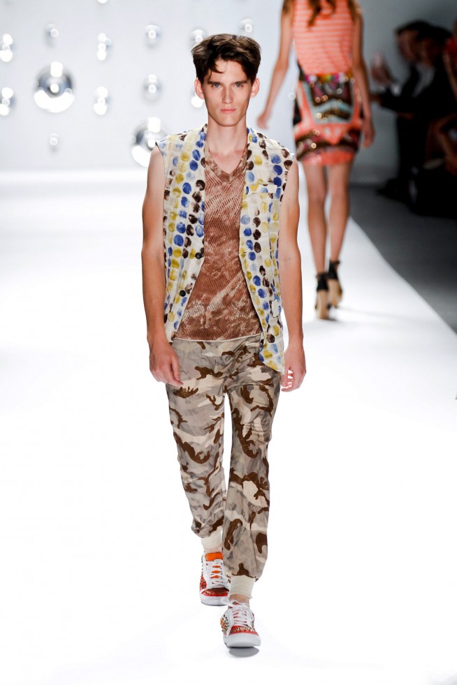 desfile-custo-barcelona-nova-york-verao2013-110