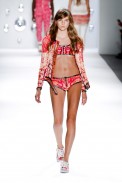 desfile-custo-barcelona-nova-york-verao2013-115