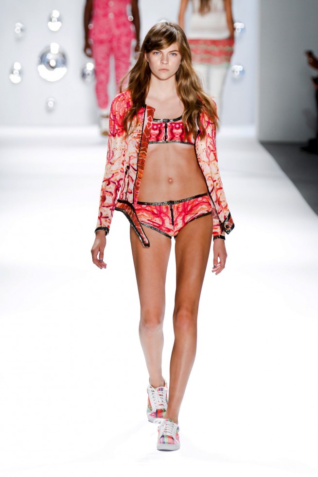 desfile-custo-barcelona-nova-york-verao2013-115