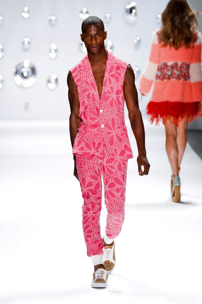 desfile-custo-barcelona-nova-york-verao2013-116