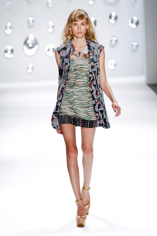 desfile-custo-barcelona-nova-york-verao2013-120