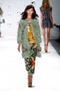 desfile-custo-barcelona-nova-york-verao2013-122