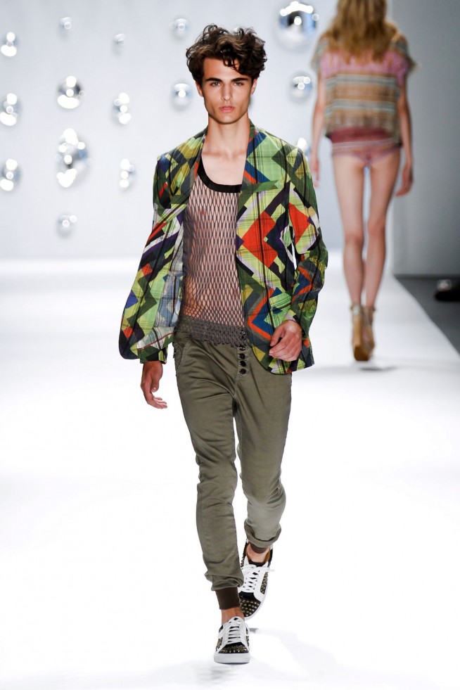 desfile-custo-barcelona-nova-york-verao2013-123