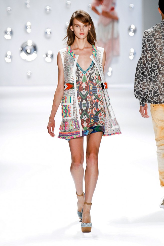 desfile-custo-barcelona-nova-york-verao2013-141
