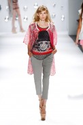 desfile-custo-barcelona-nova-york-verao2013-143