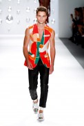 desfile-custo-barcelona-nova-york-verao2013-154
