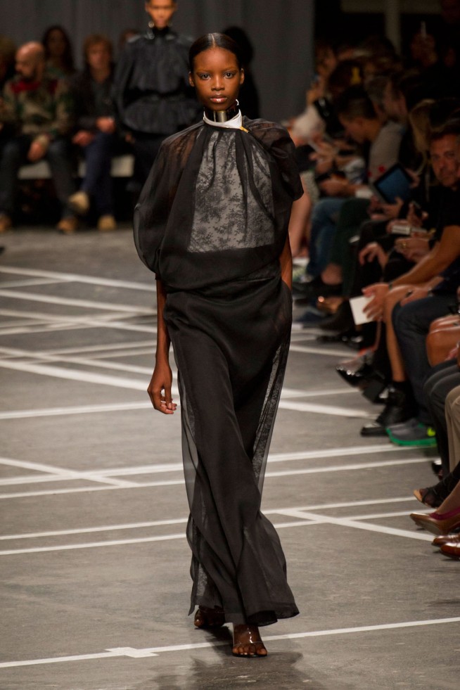 desfile-givenchy-paris-verao-2013-119