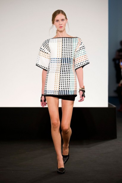 desfile-hermes-paris-verao2013-02