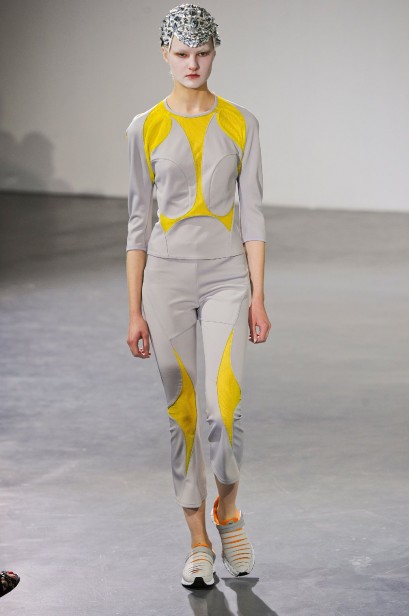 desfile-junya-paris-verao2013-02