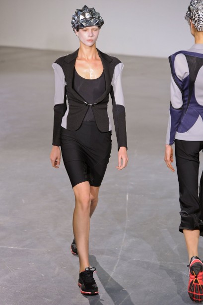desfile-junya-paris-verao2013-08