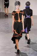 desfile-junya-paris-verao2013-10
