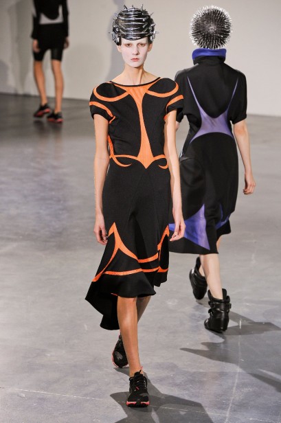 desfile-junya-paris-verao2013-10