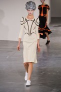 desfile-junya-paris-verao2013-11