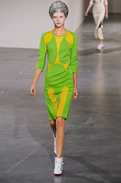 desfile-junya-paris-verao2013-13