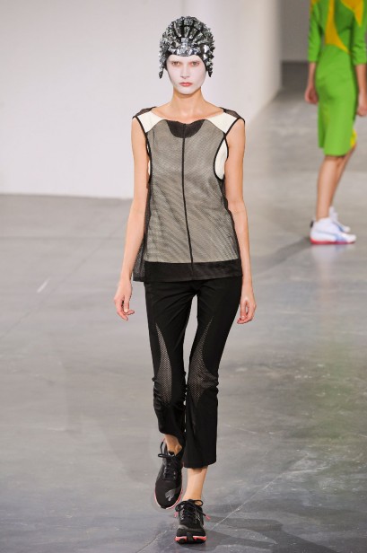 desfile-junya-paris-verao2013-15