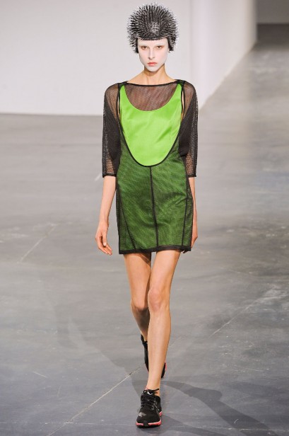 desfile-junya-paris-verao2013-19