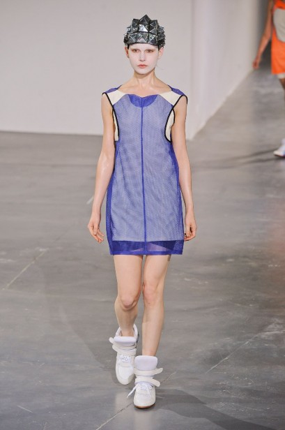desfile-junya-paris-verao2013-21